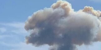 У Чернігові через падіння БпЛА загорівся будинок: жінка отримала осколкові поранення
