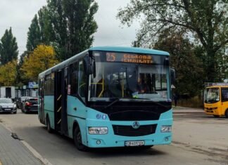Перекриття вулиці Курсанта Єськова: у Чернігові тимчасово змінили рух автобуса №25