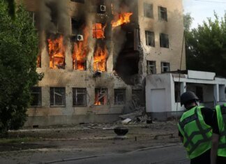 Понад 289 тисяч гривень шкоди довкіллю: у Чернігові підрахували наслідки удару БпЛА по адмінбудівлі