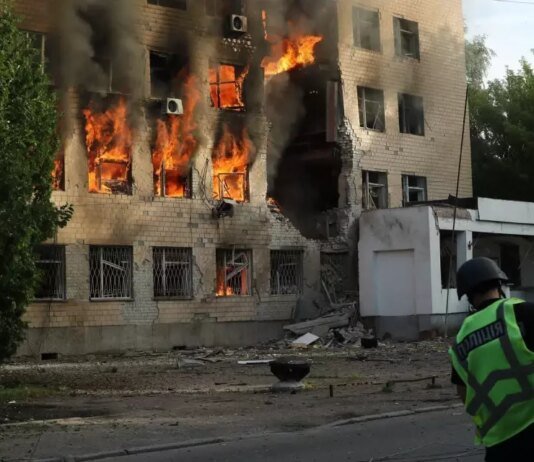 Понад 289 тисяч гривень шкоди довкіллю: у Чернігові підрахували наслідки удару БпЛА по адмінбудівлі