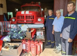 Мотопомпи, радіостанції та захисні костюми: пожежні Бобровицької громади отримали нове оснащення