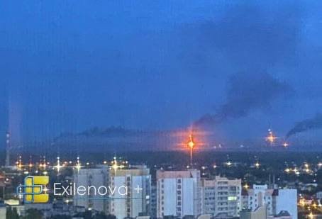 Дроны атакуют РФ: в Самаре и Новокуйбышевске горят местные НПЗ и склад Ozon (фото, видео)