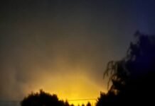 Дроны атакуют российский город Чехов: местные сообщают об атаке на склад Wildberries (видео)