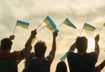 Від Варшави до Нью-Йорка: 24 серпня українці у світі об’єднаються у Ланцюги Єдності