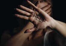 Дівчинка повідомила про насильство в прийомній сім’ї: на Чернігівщині триває розслідування