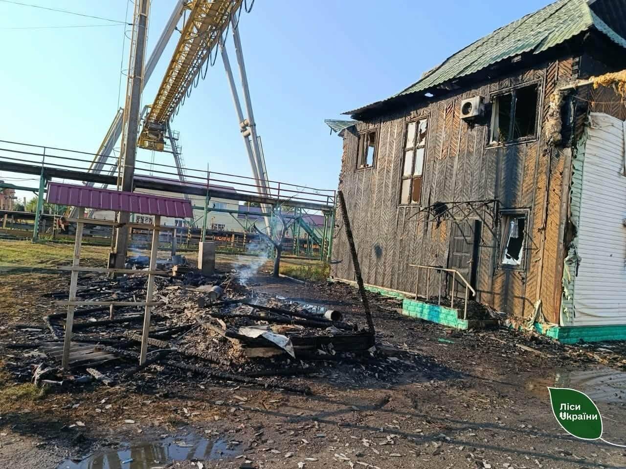 Дев’ять «Гербер» атакували склад лісового господарства на Чернігівщині: пошкоджено техніку та будівлі