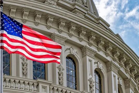 Конгрес США намагається впоратися з помилками, породженими ШІ — Politico