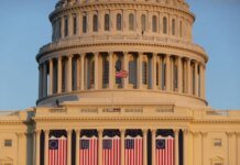 Сенатори вимагають в адміністрації Трампа пояснити 17-місячну паузу в санкціях проти рф