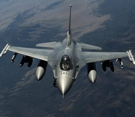 Румунія піднімала два F-16 через "сигнали" біля кордону