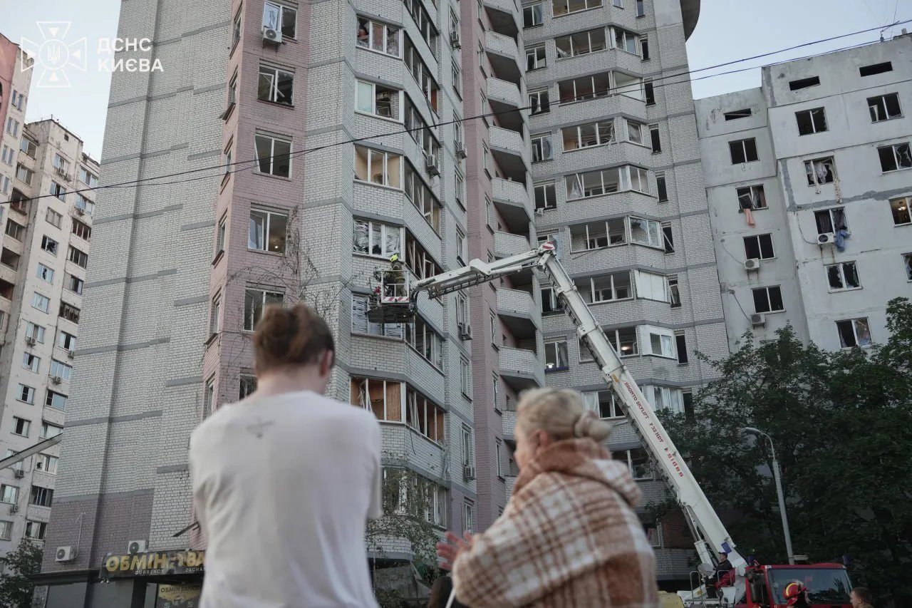 Кількість постраждалих від атаки рф на Київ зросла до 28, 9 загиблих