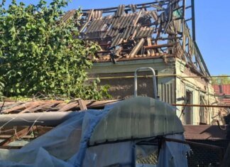 Ворог завдав авіаудару по Херсону — одна людина загинула, десятки поранені