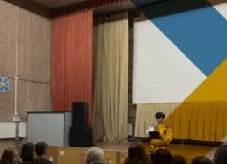Окупанти переписують історію для українських дітей — ЦНС