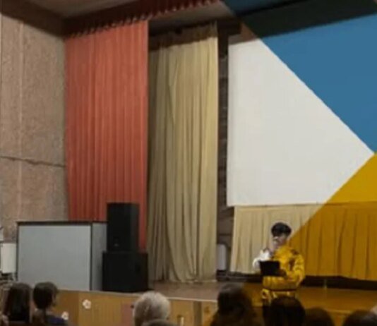 Окупанти переписують історію для українських дітей — ЦНС