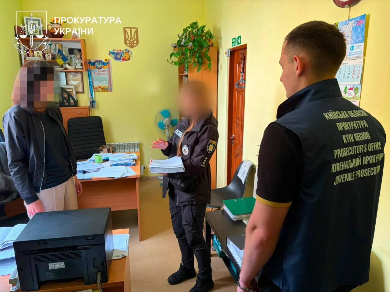 На Київщині посадовиць служби у справах дітей підозрюють у недбалості після вбивства 17-річної дівчини