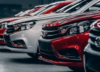 Українці стали частіше обирати бензинові, дизельні та гібридні авто замість електромобілів