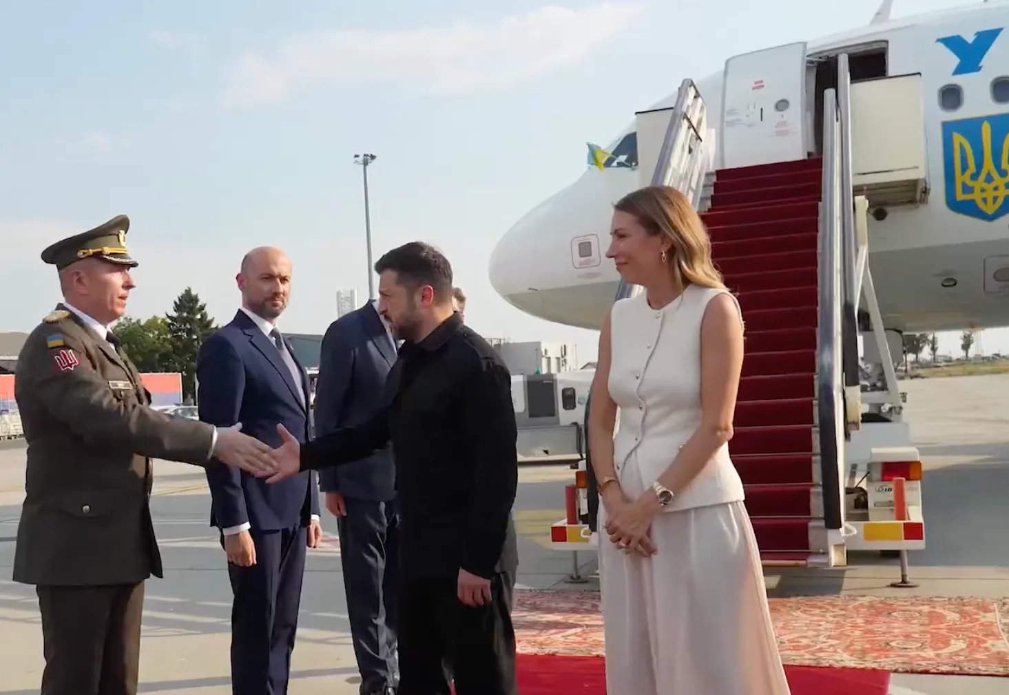 Зеленський прибув до Сербії для важливих перемовин з Вучичем