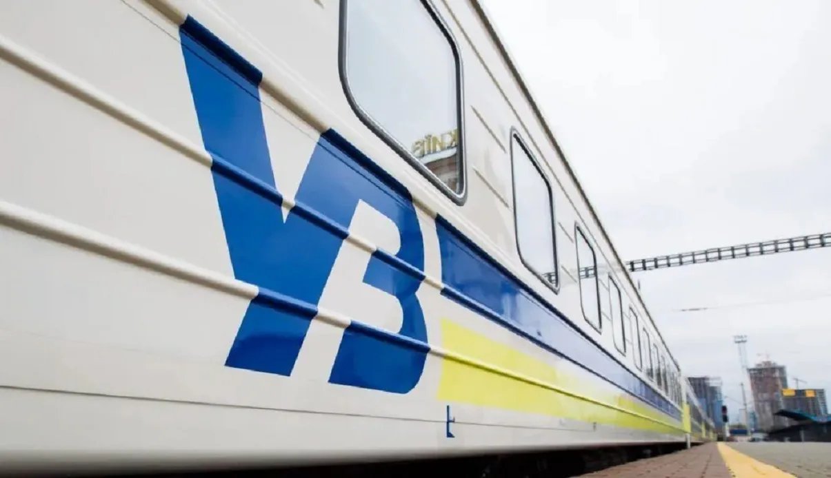 Росія за 5 днів 41 раз атакувала залізницю, пошкоджено 11 локомотивів