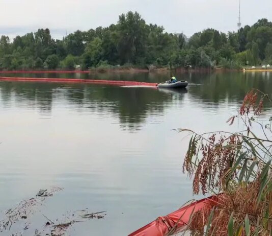 У Києві озеро Кирилівське знову забруднено після ворожего удару