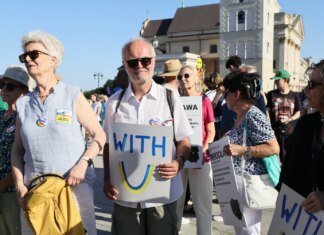 "Моя Польща не б’є, не ображає, не цькує" — у 22 польських містах проходять протести проти насильства щодо українців
