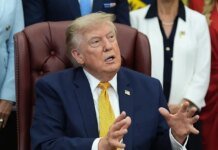 Трамп заявив, що путін "відпустив" морського піхотинця США і "нічого не хотів натомість"