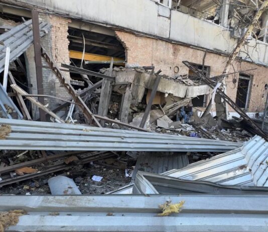 Атака рф на Київ пошкодила офіс видавництва "Наш Формат" і знищила ринок книжок "Петрівка"