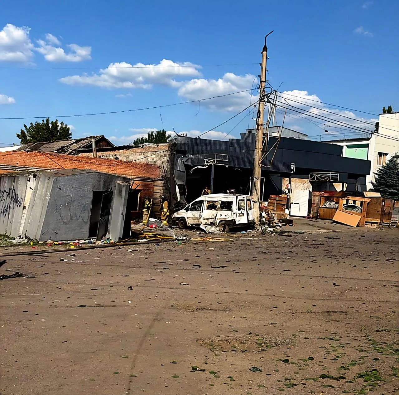 Окупанти ударили безпілотником по пошті у Краматорську: щонайменше одна людина загинула, ще 6 — поранені