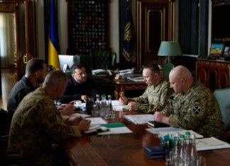 Зеленський заслухав Драпатого та Хмару про ситуацію на Донеччині, задачі армії рф та підготовку протидії