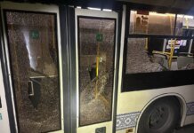 Нічна атака на Запоріжжя: пошкоджено муніципальний транспорт і цивільне авто