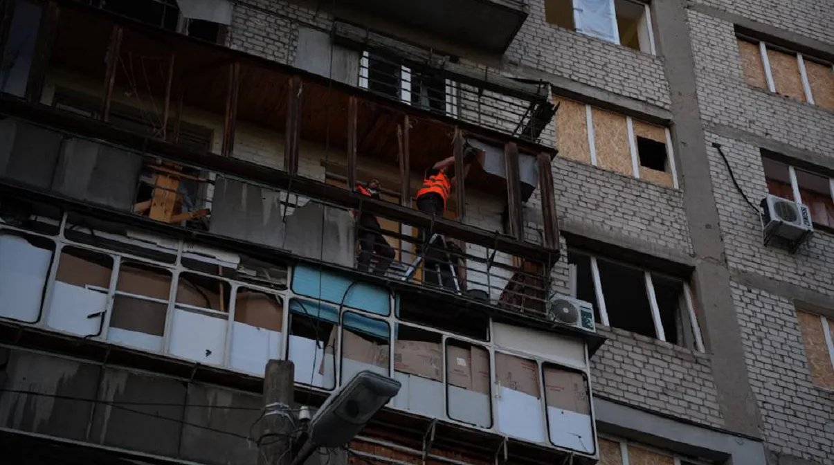У Соломʼянському районі Києва завершили аварійні роботи після ворожої атаки
