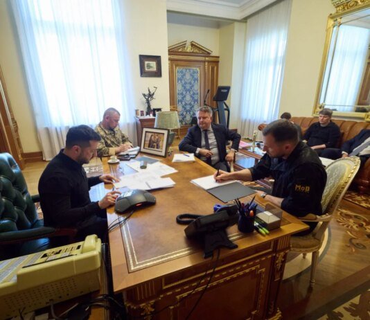Зеленський і Макрон обговорили ППО, постачання ракет та фінансування оборони України