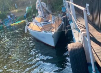 У Києві покарали судноводія, який влаштував прогулянку Дніпром попри заборону воєнного стану