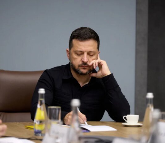 Зеленський зібрав безпекову нараду і доручив посилити оборону Запоріжжя та ключових напрямків
