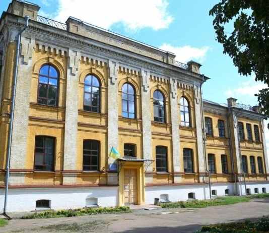 Чернігівський музей сучасного мистецтва «Пласт-Арт» опинився під загрозою виселення: що сталося