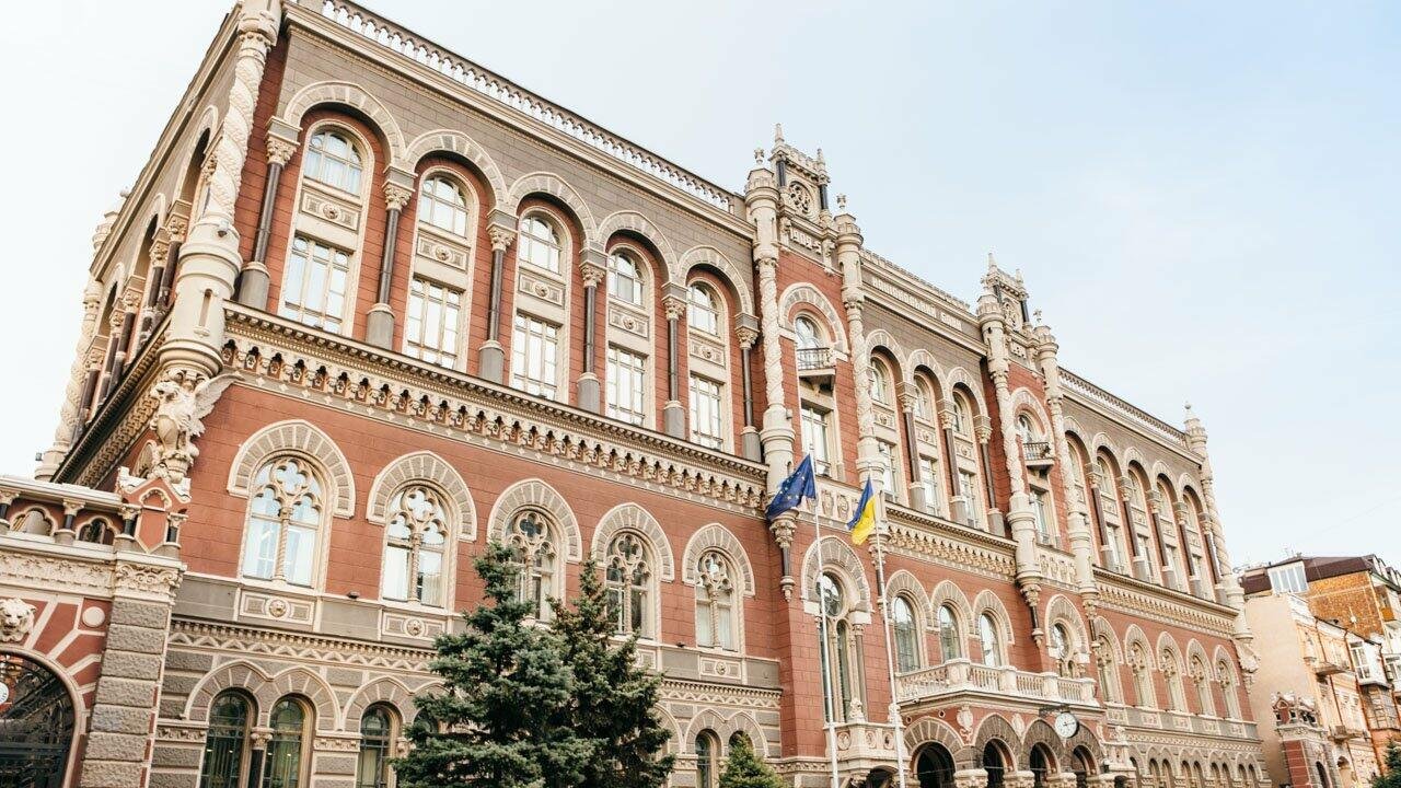 Нацбанк пом’якшив валютні обмеження: як це вплине на українців