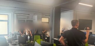 2 млн доларів, золото та тисячі SIM-карток: поліція викрила 94 шахрайські call-центри