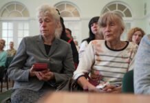12 родин із Чернігівського району отримали державні нагороди загиблих захисників
