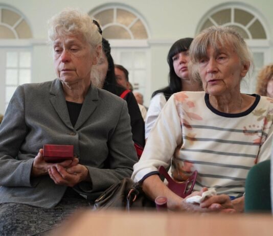 12 родин із Чернігівського району отримали державні нагороди загиблих захисників
