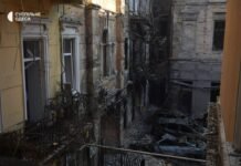 Сгоревшие квартиры в архитектурном памятнике: что известно о ночной атаке на Одессу