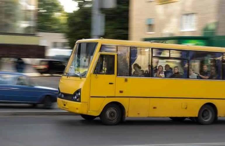 У Чернігові шукають перевізників на чотири автобусні маршрути: які саме та які вимоги