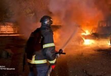 Російська атака на Чернігів: пошкоджені приватні будинки, виникла пожежа