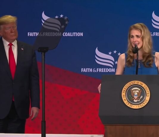 Истерика на борту: как молодая помощница Трампа едва не раскрыла секретный план его безопасности