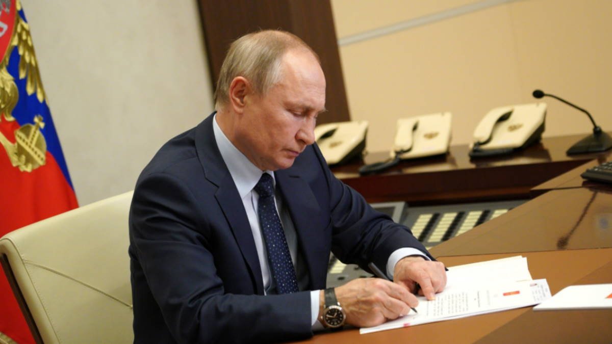 Визит главы ЦРУ в Москву: Путин подписал три засекреченные указа, — The Moscow Times