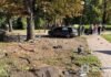 Пошел на обгон и врезался в остановку: полиция показала момент ДТП на Чоколовском бульваре