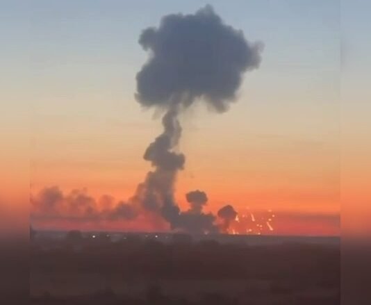 Под Киевом после взрыва начался сильный пожар (видео)