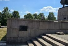 Меморіальні дошки, контейнери, сарай: у Чернігові демонтують 41 тимчасовий об’єкт