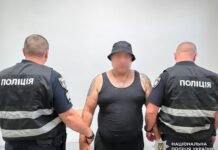Пропонував обміняти «старі» купюри на нові: на Чернігівщині чоловік виманив у двох пенсіонерок близько 110 тисяч гривень