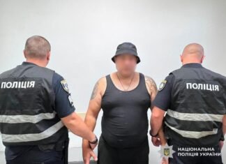 Пропонував обміняти «старі» купюри на нові: на Чернігівщині чоловік виманив у двох пенсіонерок близько 110 тисяч гривень