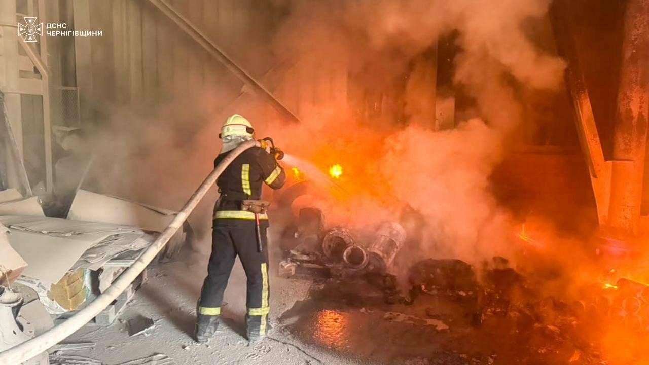 Росіяни завдали 27 ударів по Чернігівщині за добу: пошкоджені два підприємства
