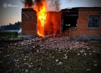 На Чернігівщині через атаки рф постраждали дві жінки, пошкоджені підприємства та будинки