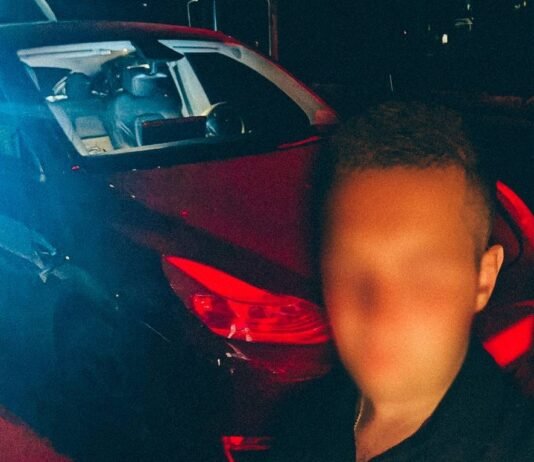 Понад у 11 разів перевищив норму: у Чернігові зупинили пʼяного водія Tesla